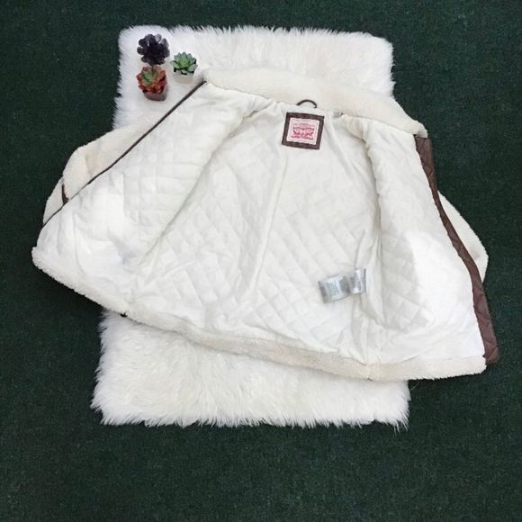 Levi’s Sherpa Moto Jacket - Picture 4 of 13